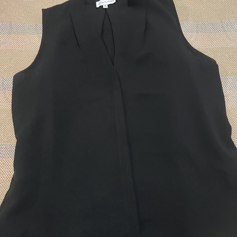 Gibson Latimer Elegant Black Sleeveless Blouse